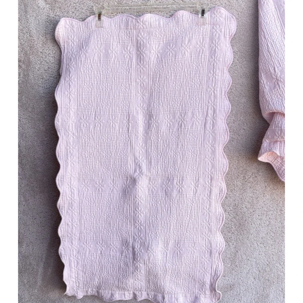 Colchas S Domingos King Pillow Shams Set of 2 Light Pink Matelasse Scalloped Edg